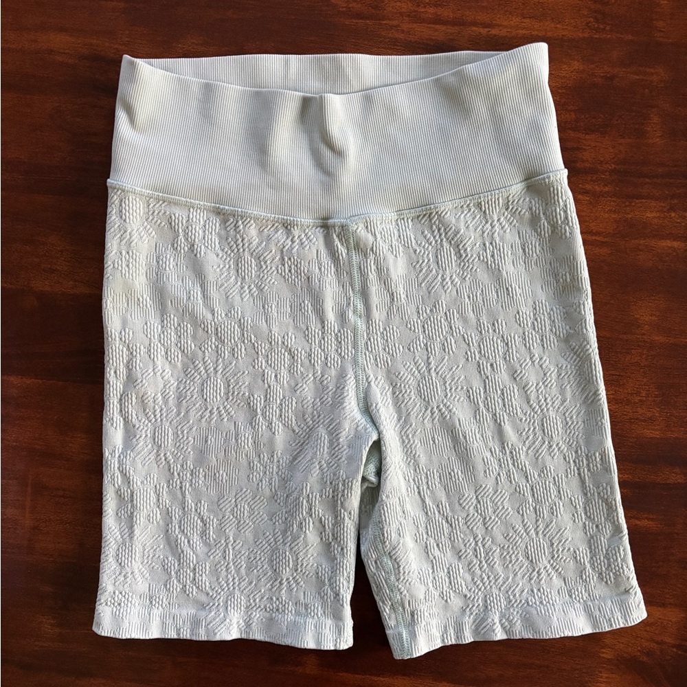 Offline by Aerie Floral Biker Shorts Medium High Rise Textured Green